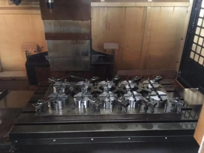 Tornio elettrico di CNC di alta precisione del tornio Mt6 del metallo di CNC con il sistema di controllo di programma 1