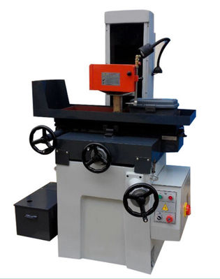 Smerigliatrice universale Machine di Reliable Structure Universal della smerigliatrice di CNC MD618