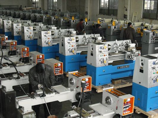 Tornio doppio del banco del metallo della struttura del tornio 230V del metallo di CNC C6241