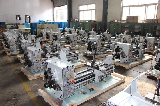 Tornio doppio del banco del metallo della struttura del tornio 230V del metallo di CNC C6241